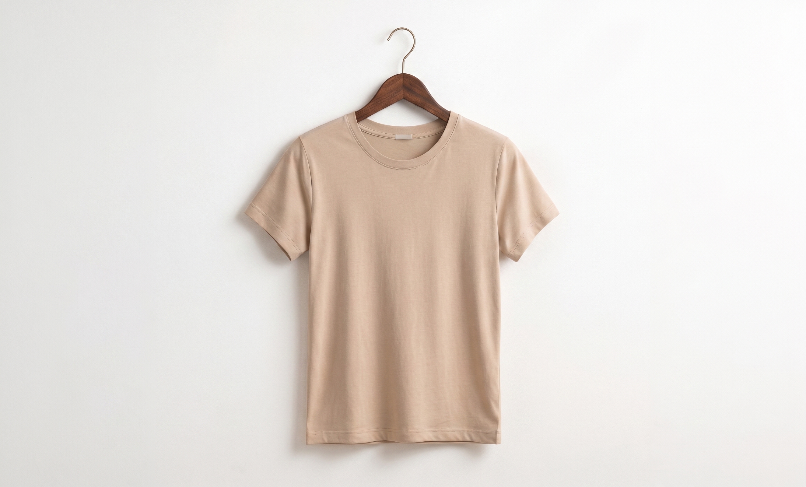 Improved presentation of the same beige T-shirt